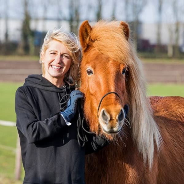 zomereczeem paard behandelen