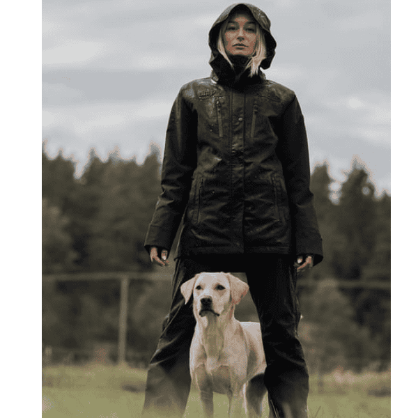 UHIP Rainy jack met hond UHIP Rainy jack met hond